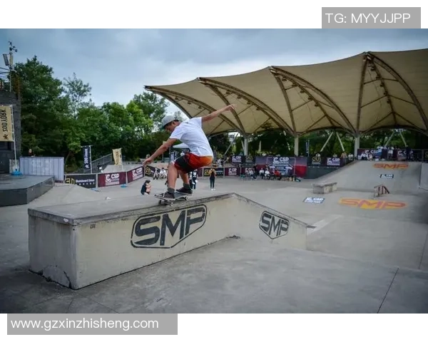 上海滑板队在世界攀岩锦标赛中以93分稳居积分榜首位